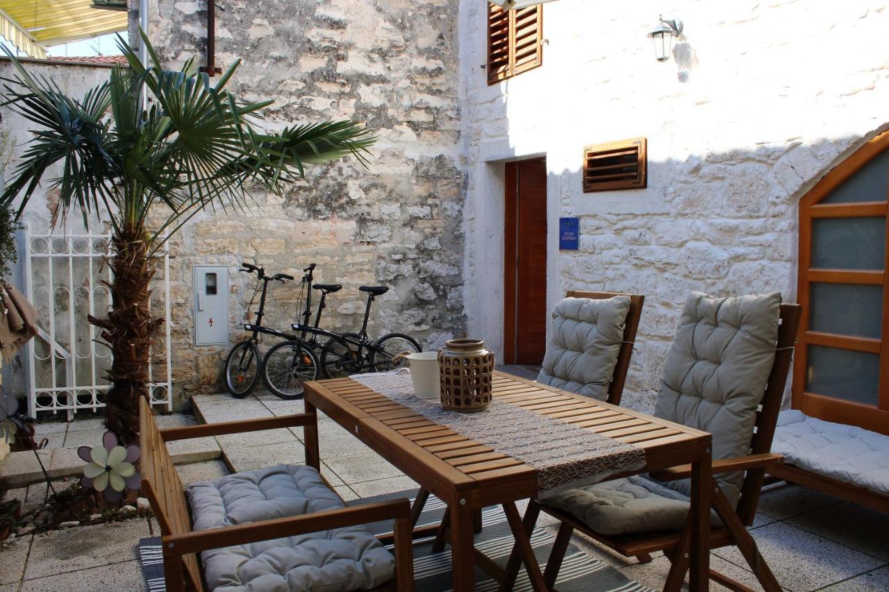 Joseph'S Yard Apartment Rovinj Exterior foto