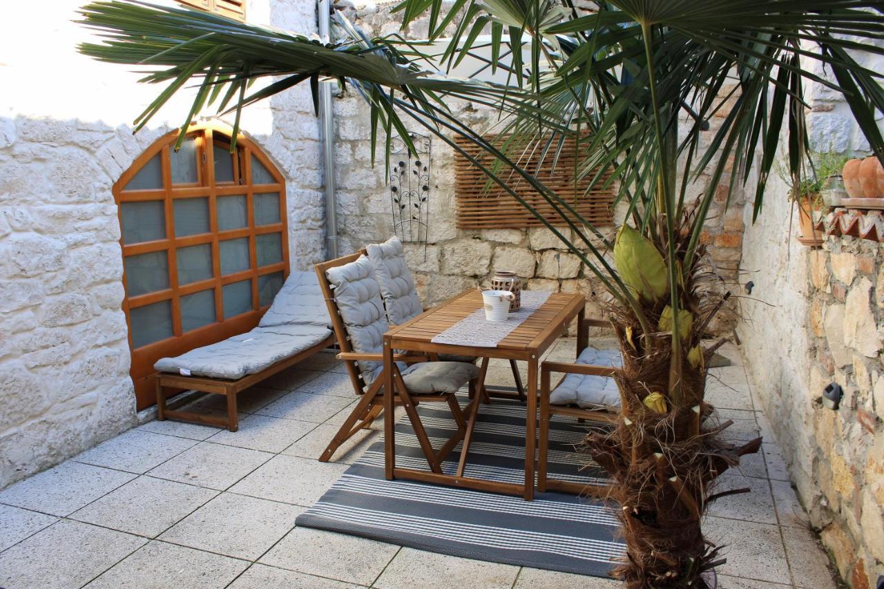 Joseph'S Yard Apartment Rovinj Exterior foto
